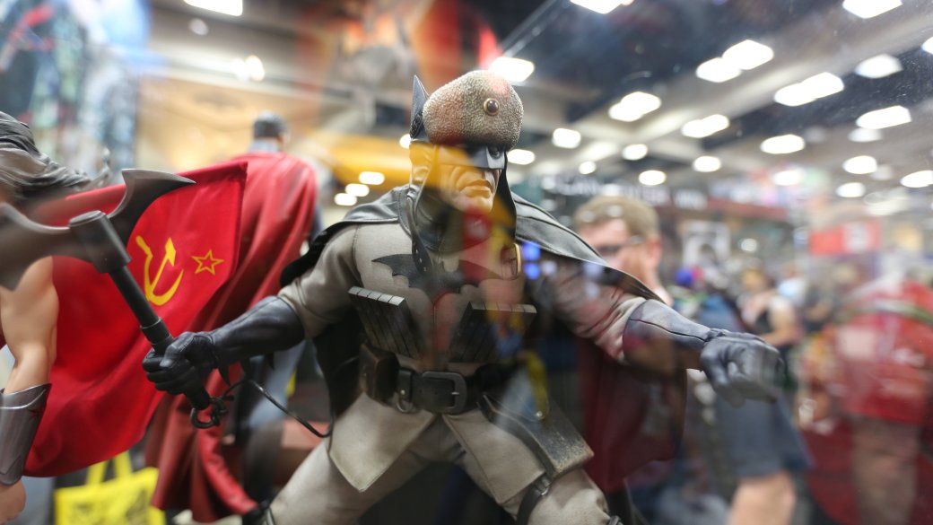 Костюмы, гаджеты и фигурки Бэтмена на Comic-Con 2015 - Изображение 41 Костюмы, гаджеты и фигурки Бэтмена на Comic-Con 2015 - Изображение 41