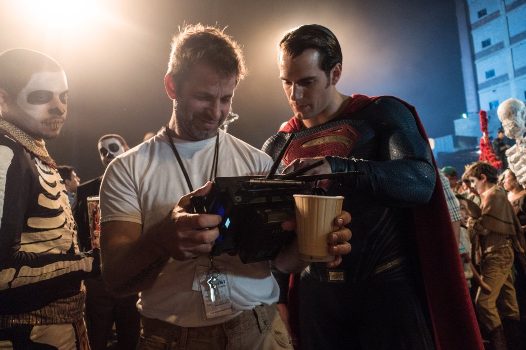 Warner Bros. тасует кадры из-за «Бэтмена против Супермена» - Изображение 1 Warner Bros. тасует кадры из-за «Бэтмена против Супермена» - Изображение 1