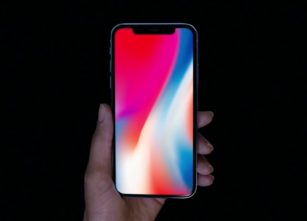 Apple запретила разработчикам скрывать или украшать «уши» iPhone X