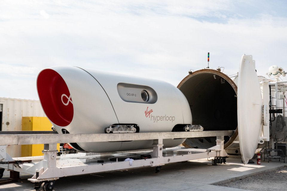 Вакуумный поезд Hyperloop прокатил первых пассажиров | Канобу - Изображение 1